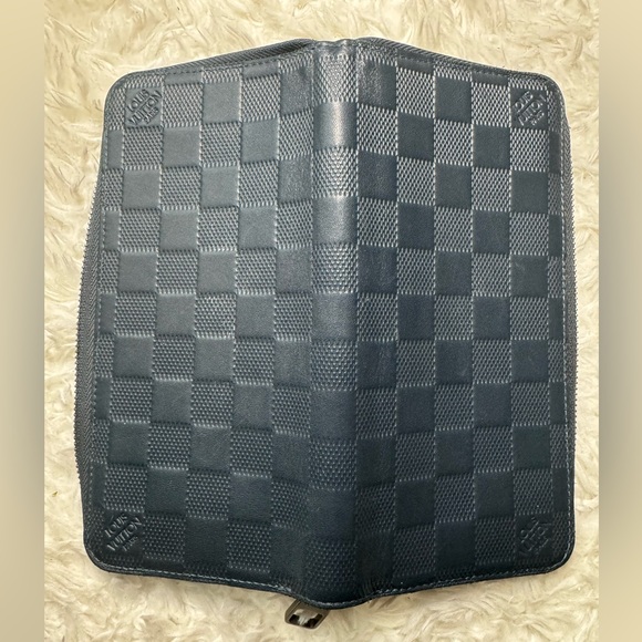 🛑 SOLD 🛑 Louis Vuitton Zippy Navy Blue Damier Infini Leather Vertical Wallet - Picture 3 of 8